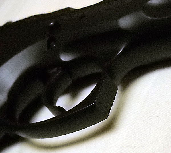 detail, CZ 75B trigger guard